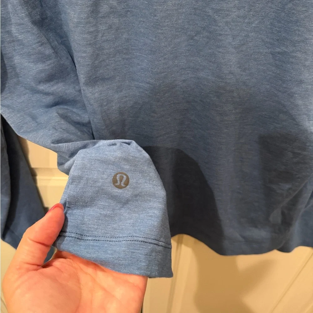 Pair of 2 lululemon men’s long sleeve tshirts - Picture 4 of 13